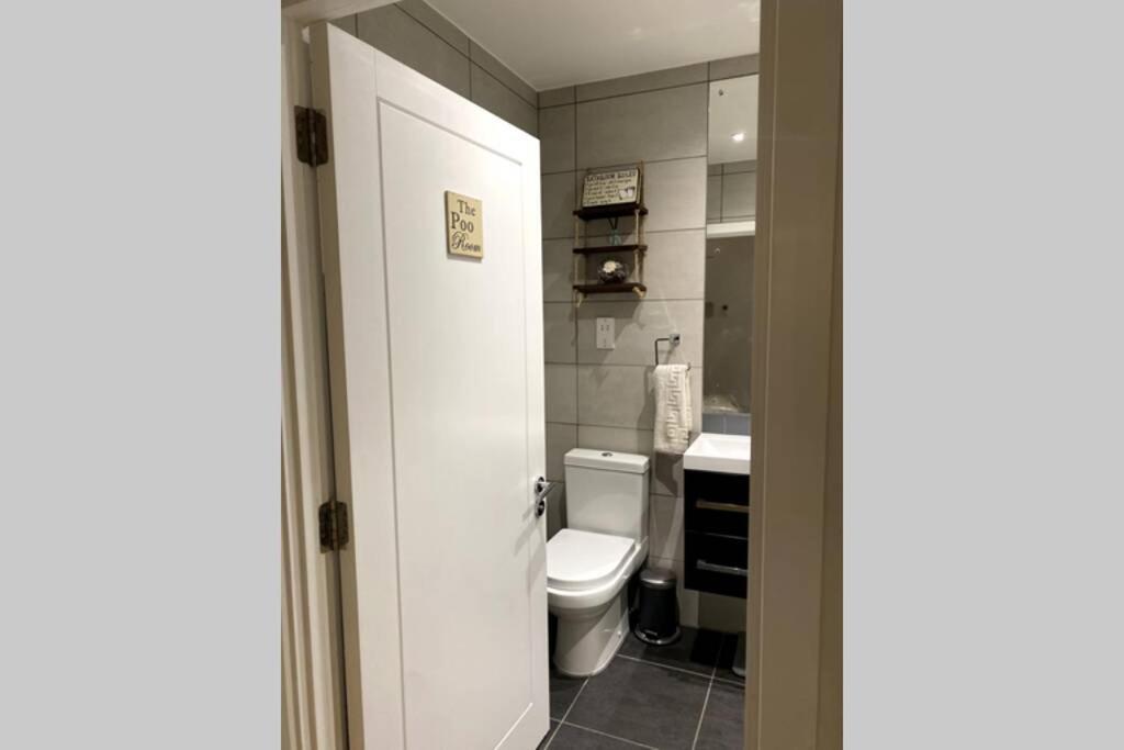 Luxury 1 Bedroom Apartment With Netflix & Parking Borehamwood Esterno foto